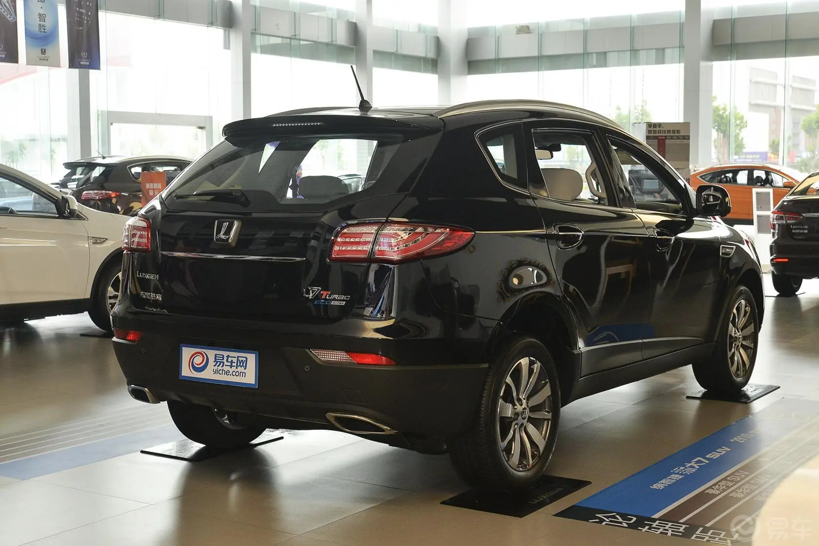 大7 SUV2.2T 自动 两驱 智尊型侧后45度车头向右水平