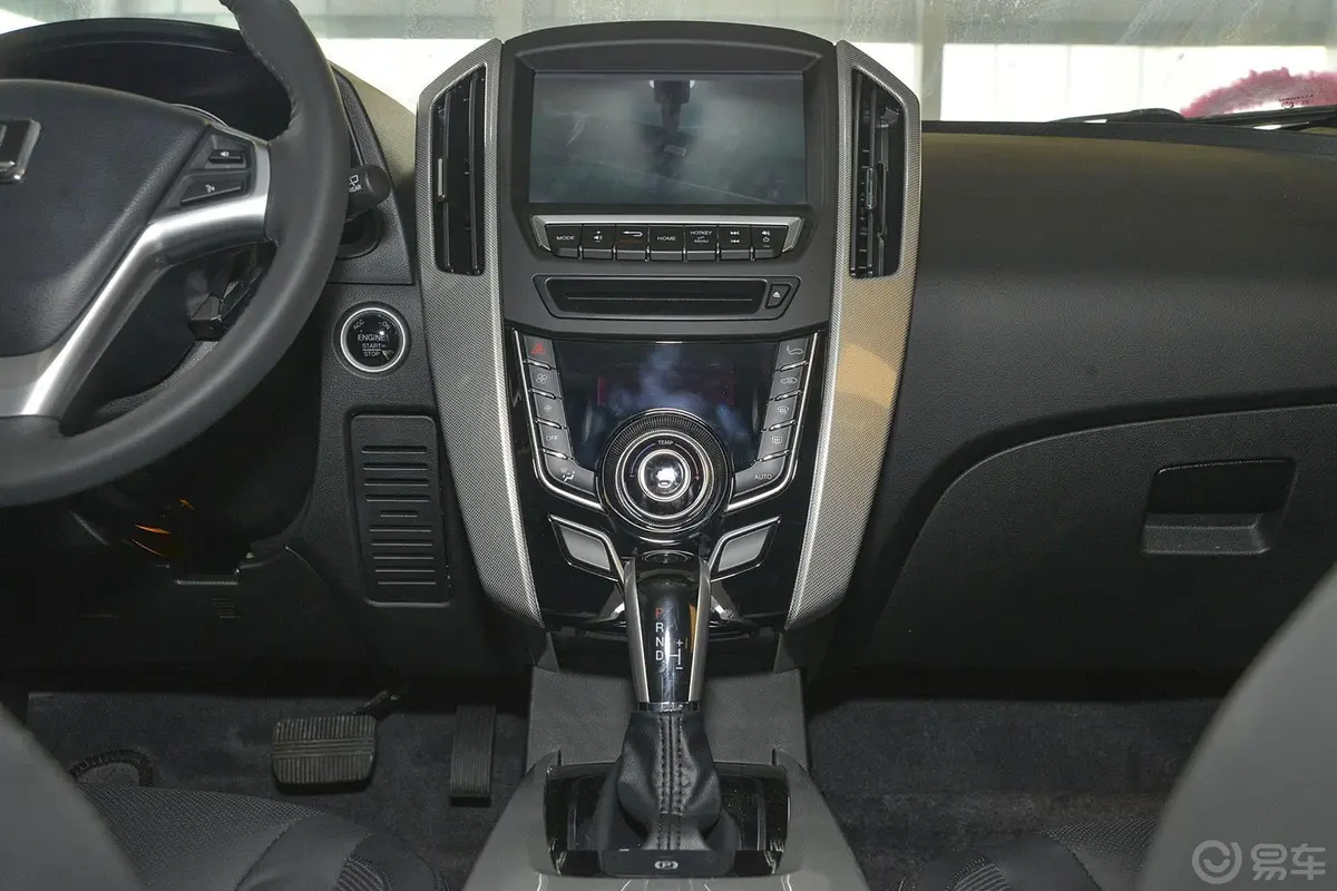 优6 SUV2.0T 智尊型中控台整体