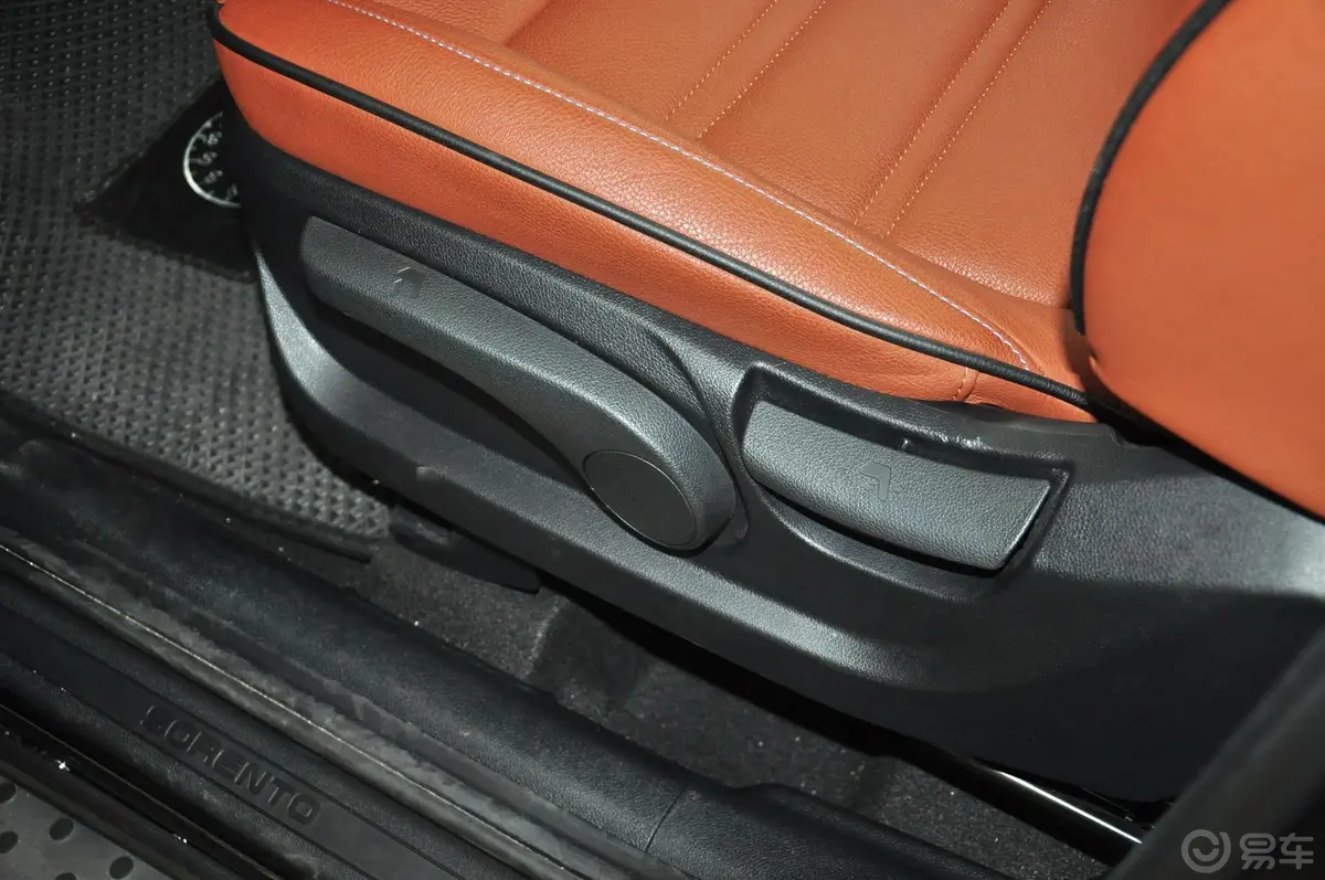 索兰托索兰托L 2.4GDI 汽油 2WD 运动版 五座 国IV座椅调节键