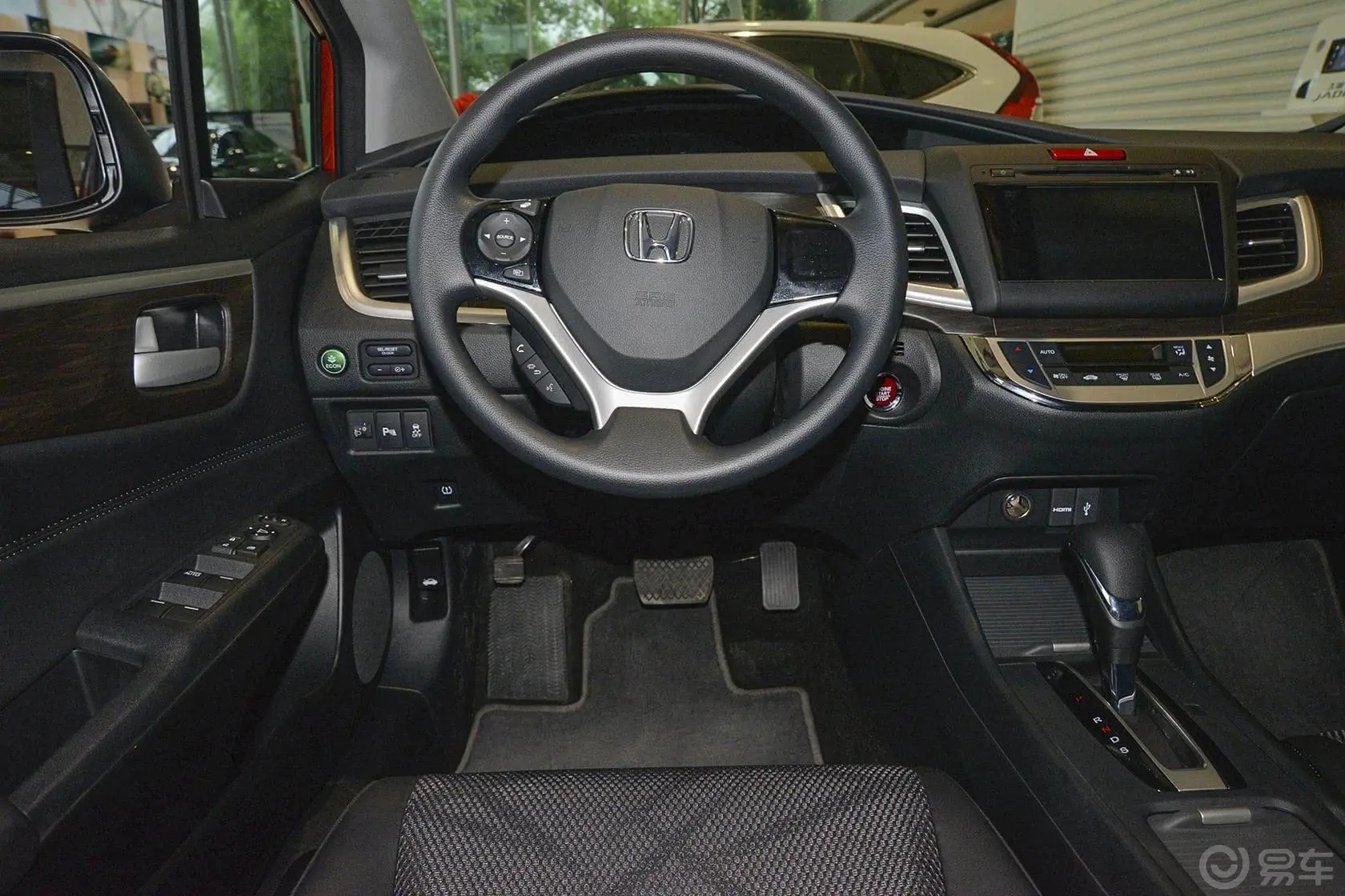 杰德1.8L 5AT 舒适精英型（五座）驾驶位区域