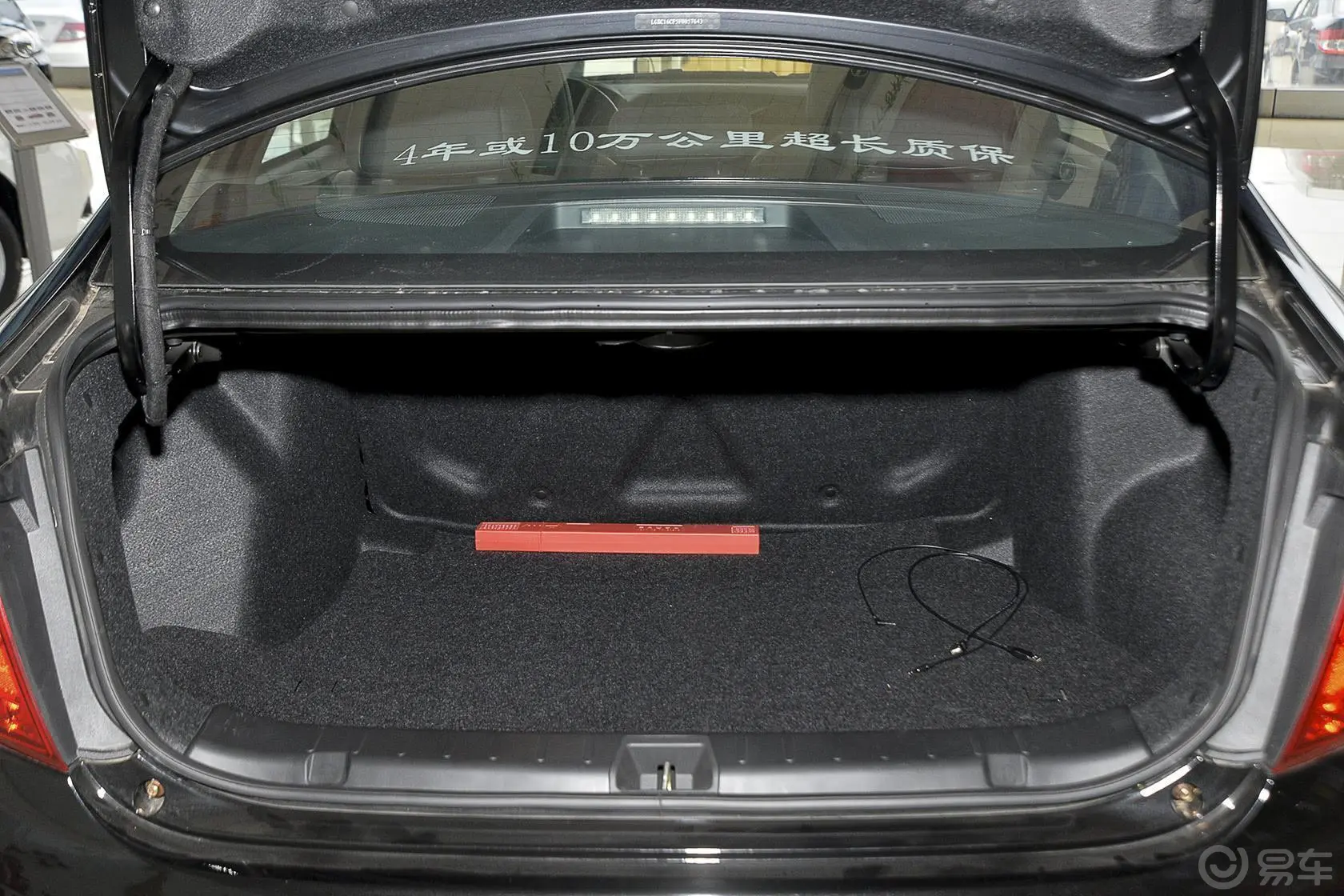 比亚迪G51.5TI 手动 旗舰版行李箱空间