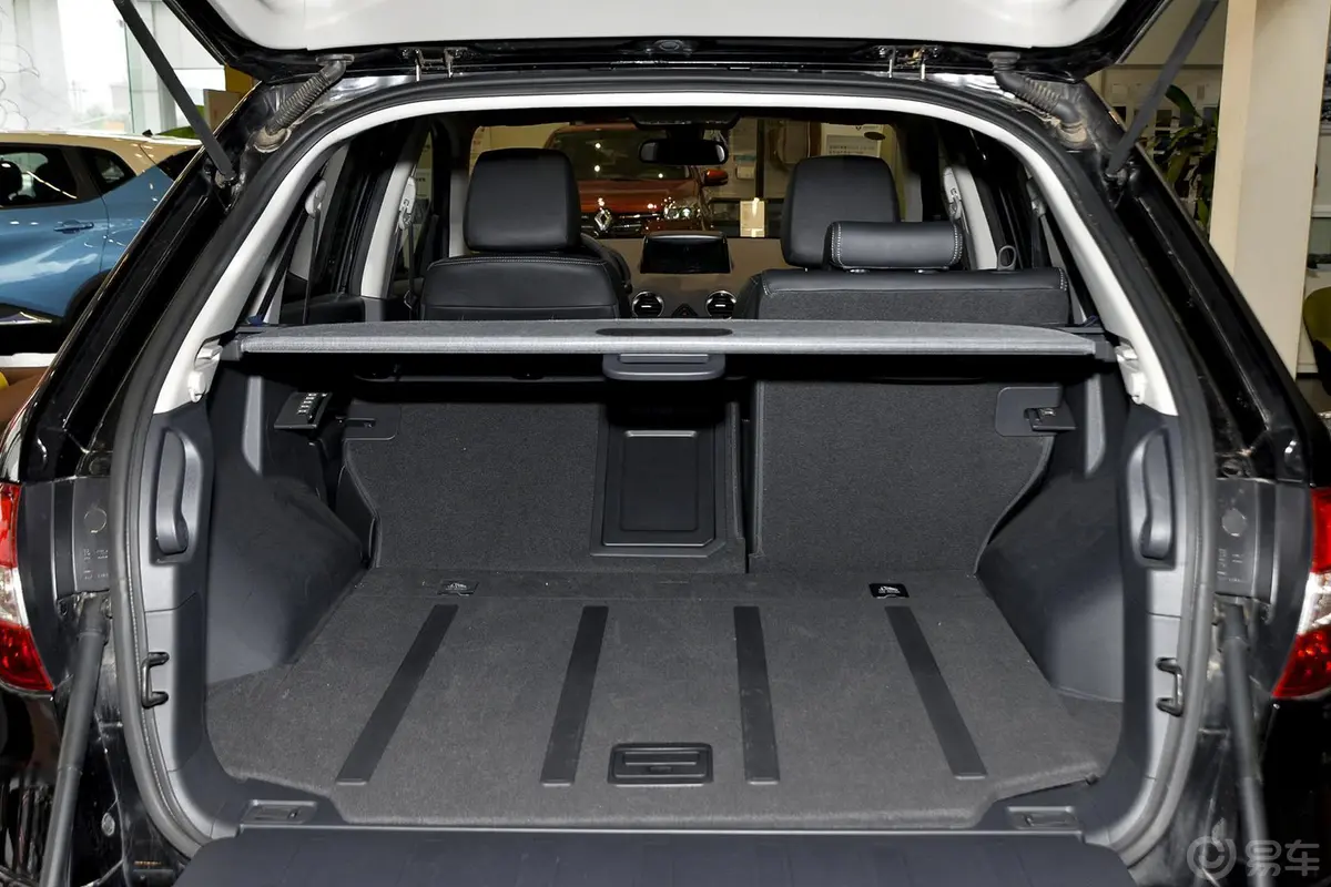 科雷傲(进口)2.5L 四驱 舒适版行李箱空间