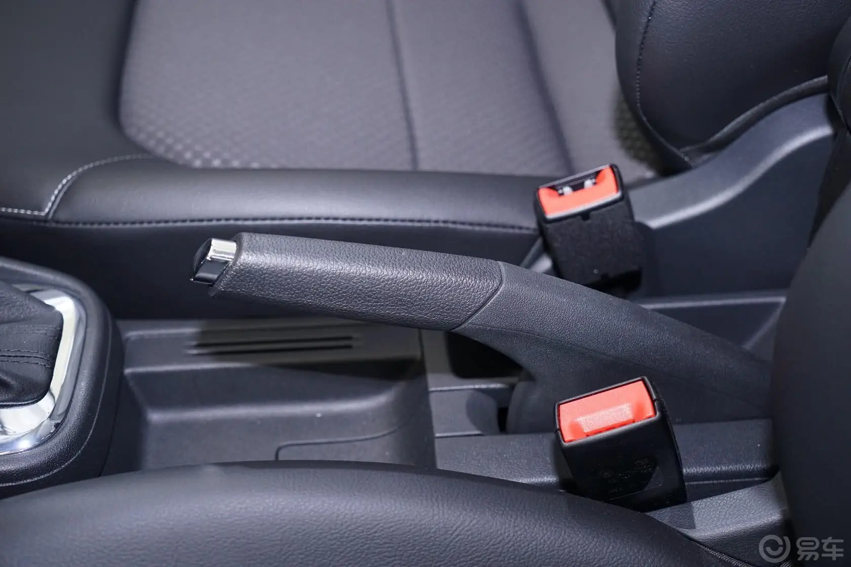 桑塔纳浩纳 1.6L 自动舒适型驻车制动（手刹，电子，脚刹）