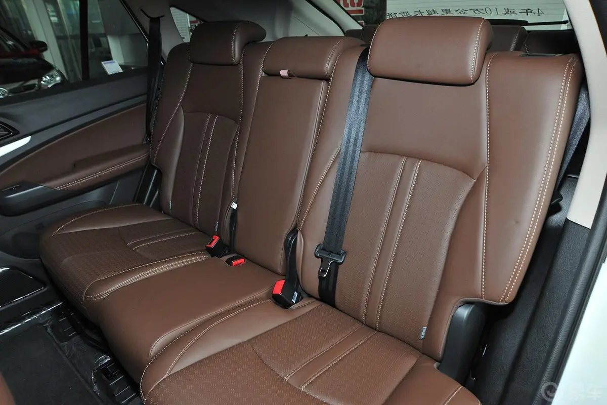 比亚迪S71.5T 手动 豪华型 7座 升级版后排座椅