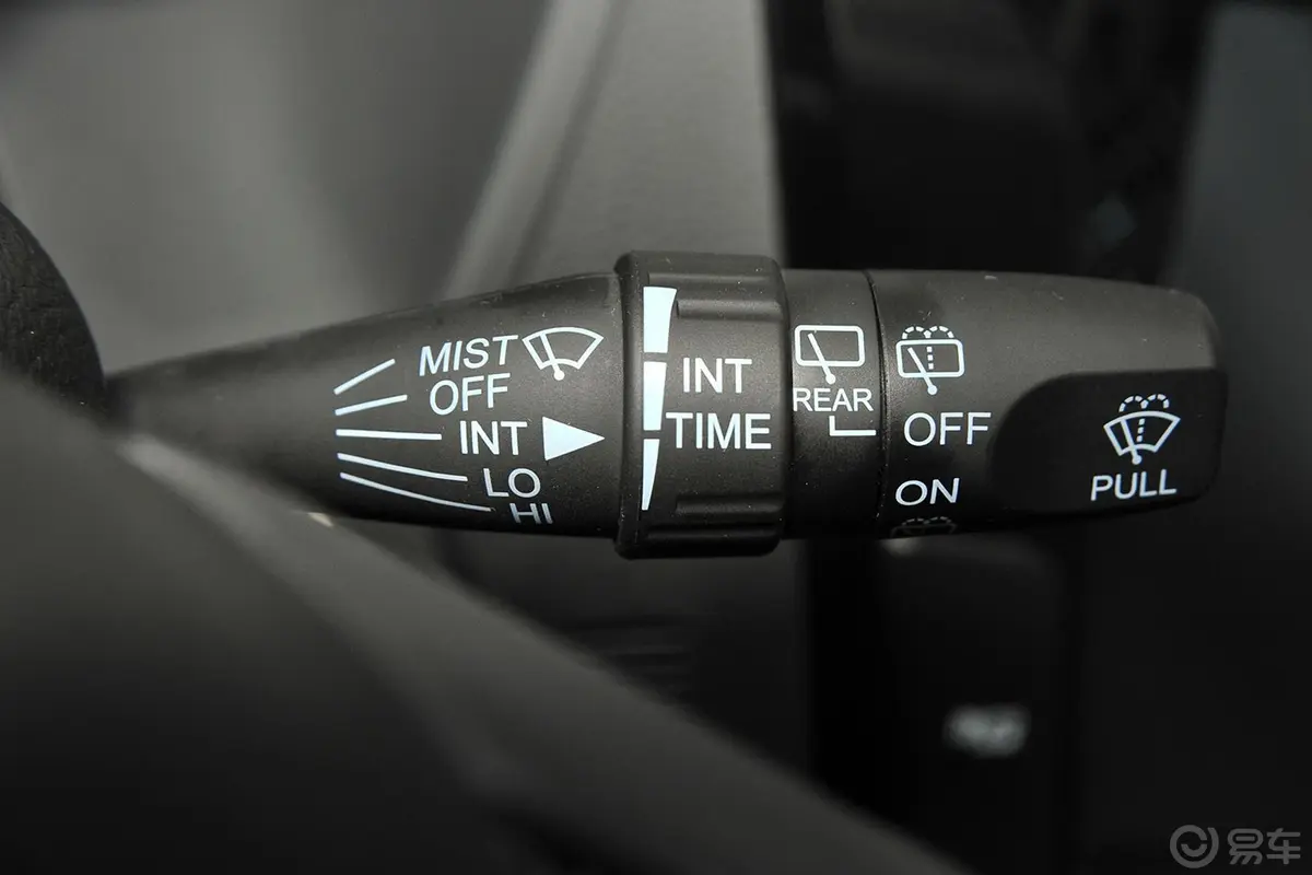 比亚迪S71.5T 手动 豪华型 7座 升级版雨刷器开关