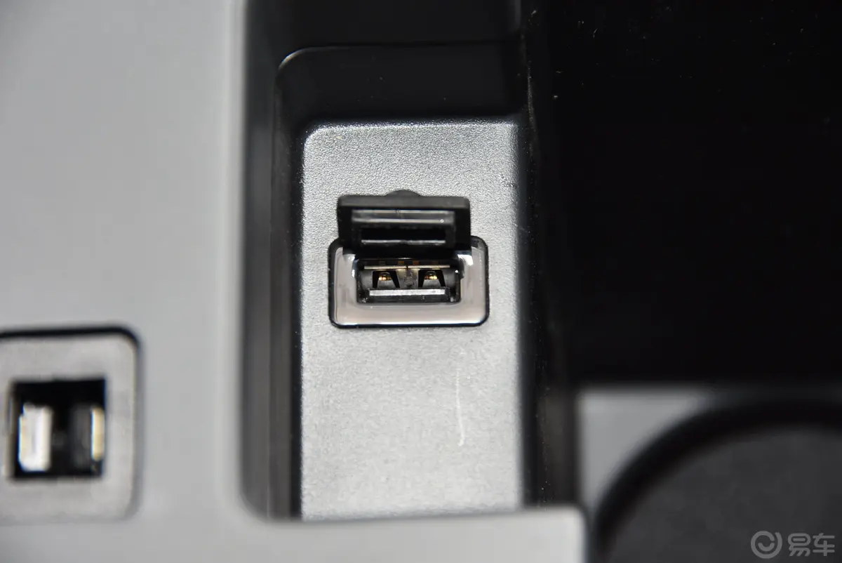 海马S51.5T 手动 旗舰型运动版USB接口
