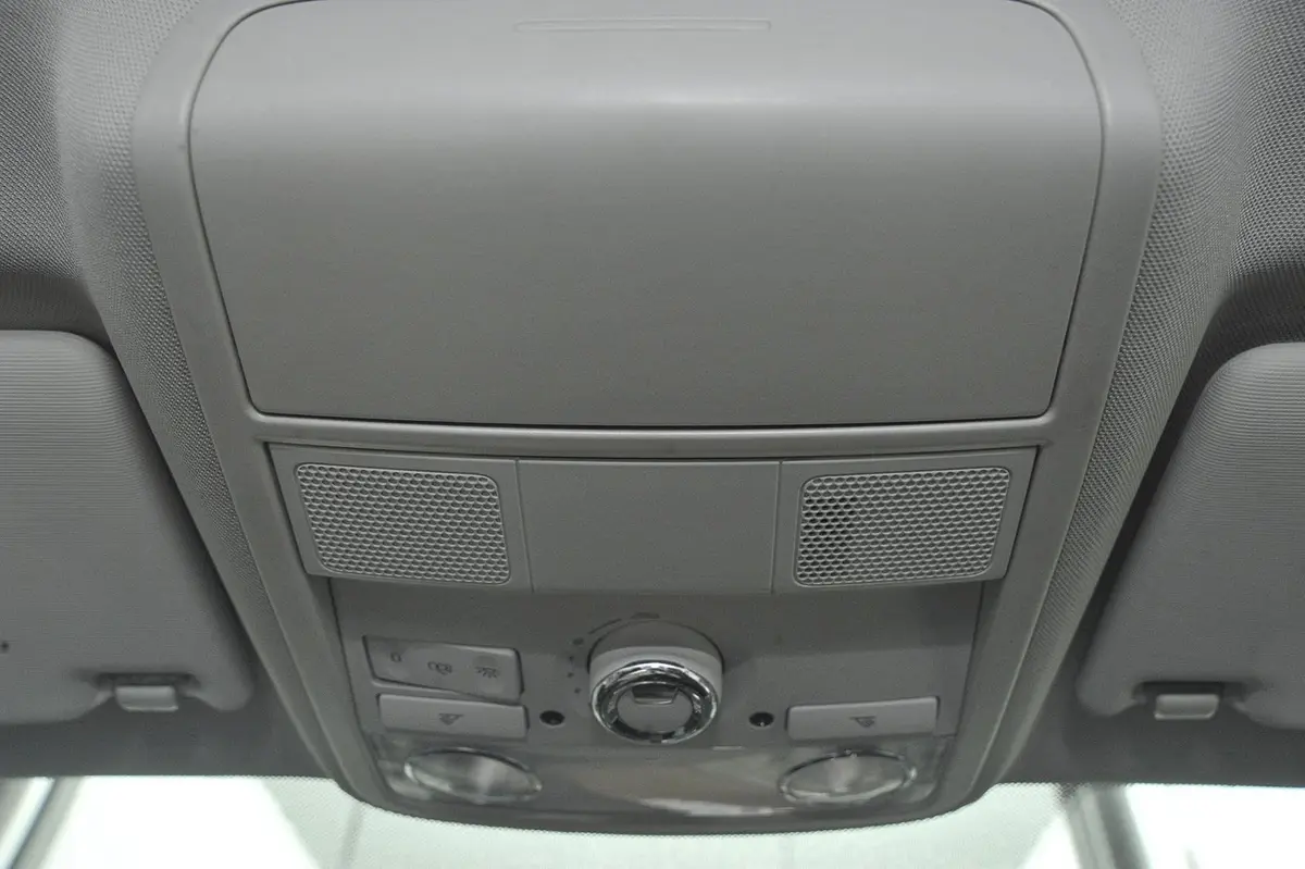 速腾1.6L 手自一体 舒适型前排车顶中央控制区