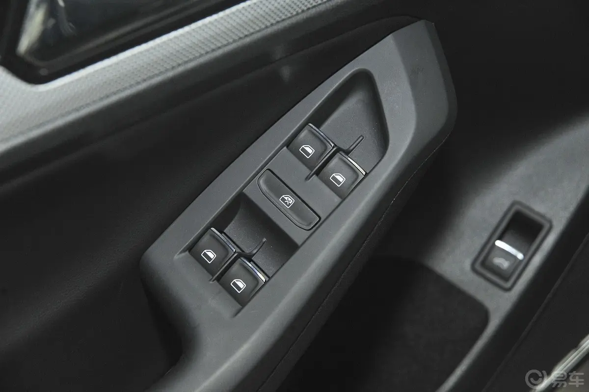 速腾1.6L 手自一体 舒适型车窗升降键