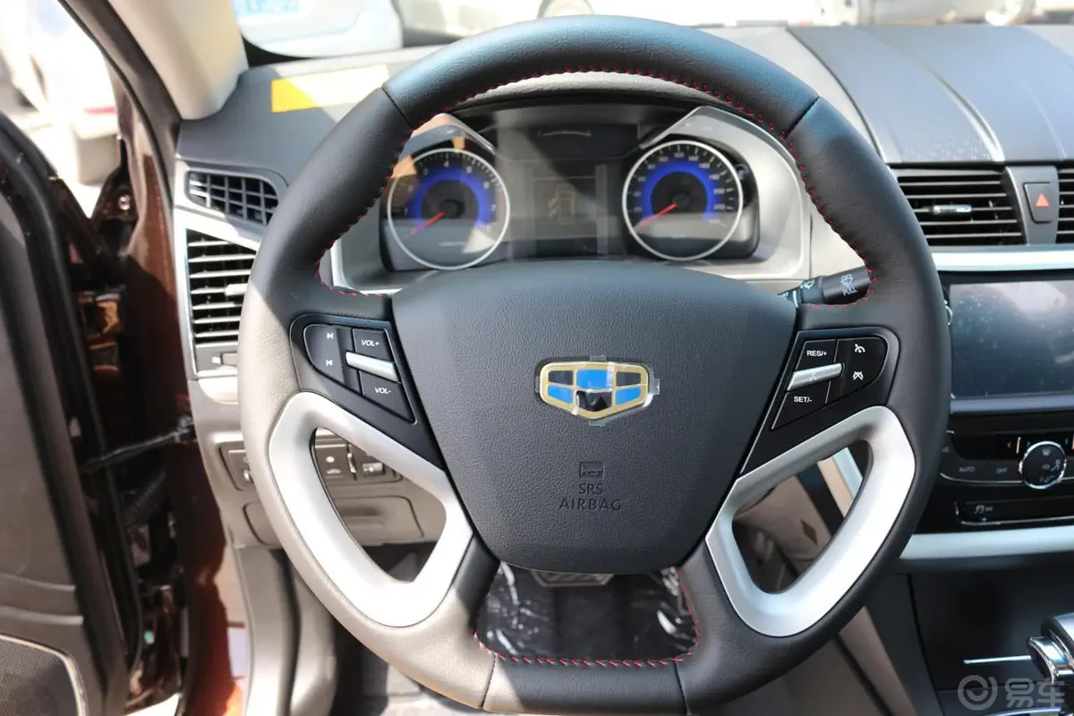 帝豪1.3T CVT 向上版方向盘