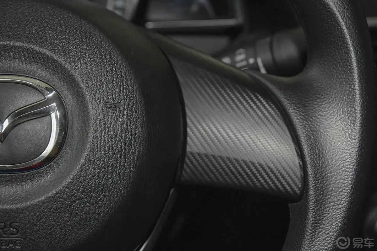 马自达3 昂克赛拉三厢 1.5L 自动 豪华型方向盘功能键（右）