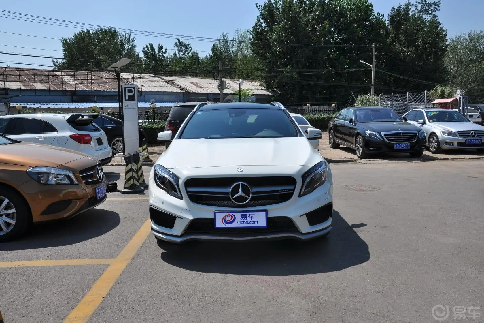 奔驰GLA AMGGLA 45 AMG 4MATIC正前水平