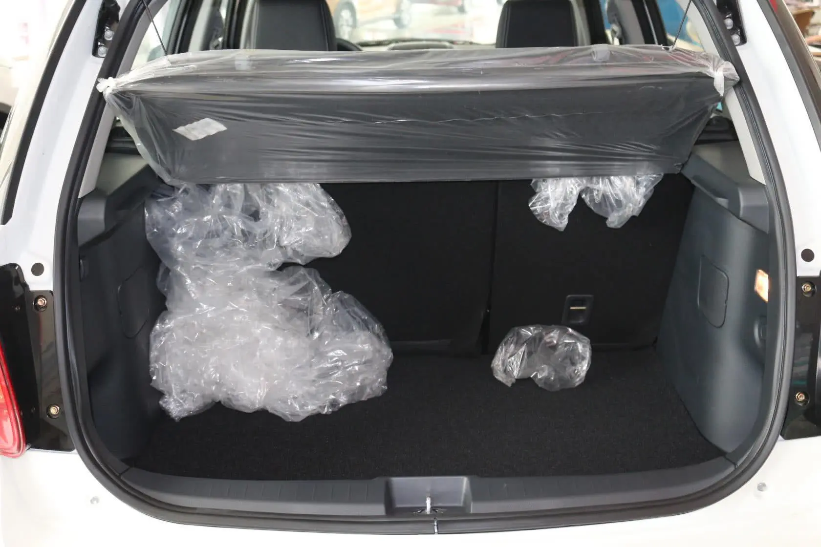 天语 SX4两厢 1.6L 自动 酷锐限定版行李箱空间