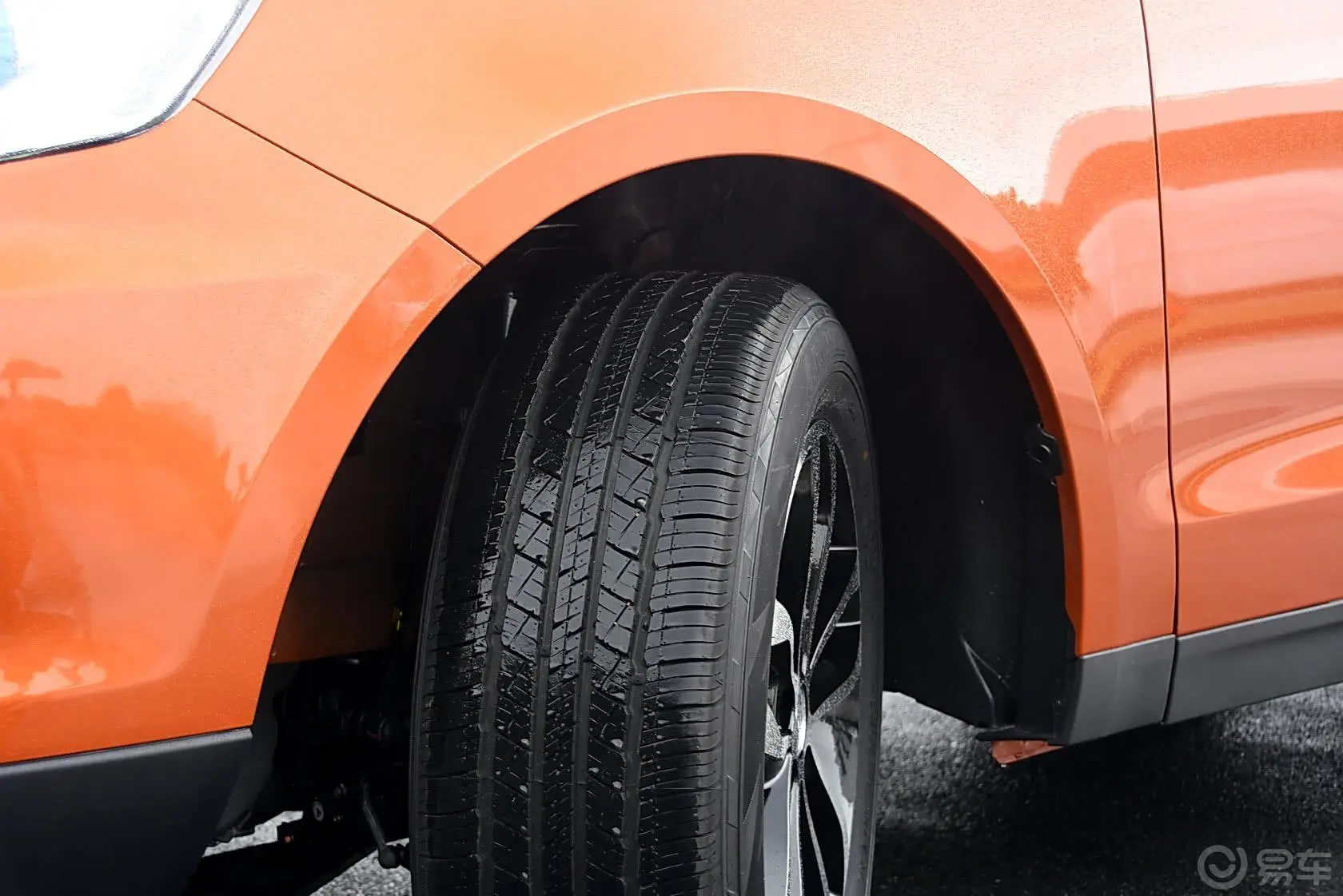 众泰T6002.0T DCT 尊贵型轮胎花纹
