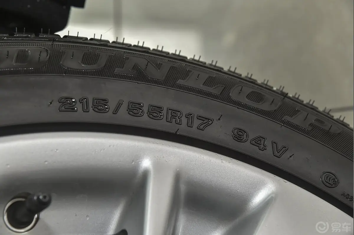 天籁2.5XL Upper 欧冠科技版轮胎规格