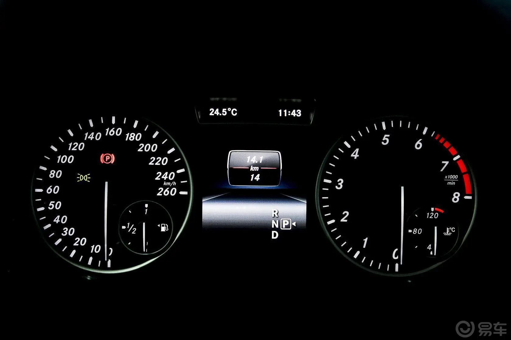 奔驰A级(进口)A 180 标准型仪表盘背光显示