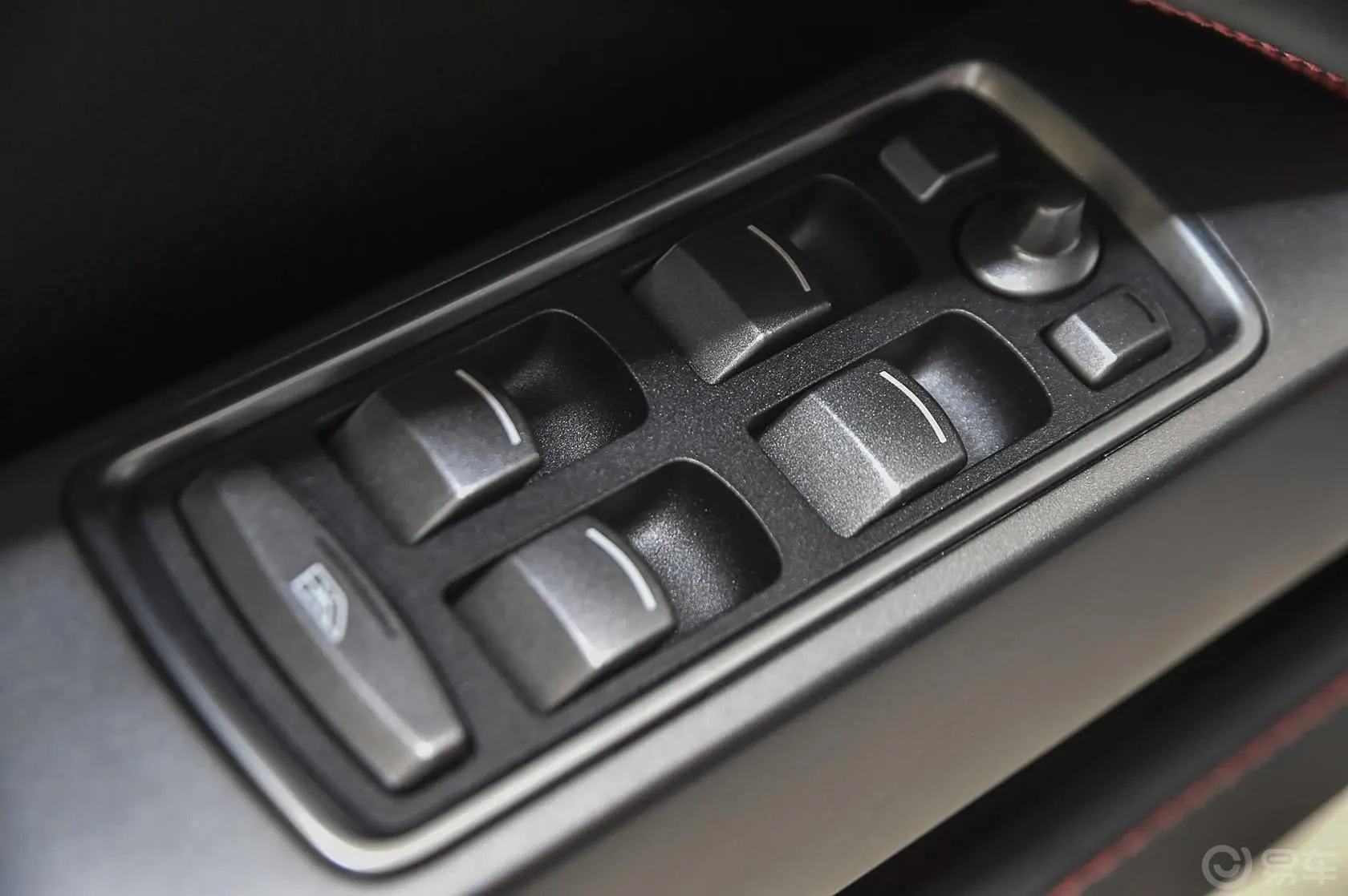 RapideS 6.0L车窗升降键