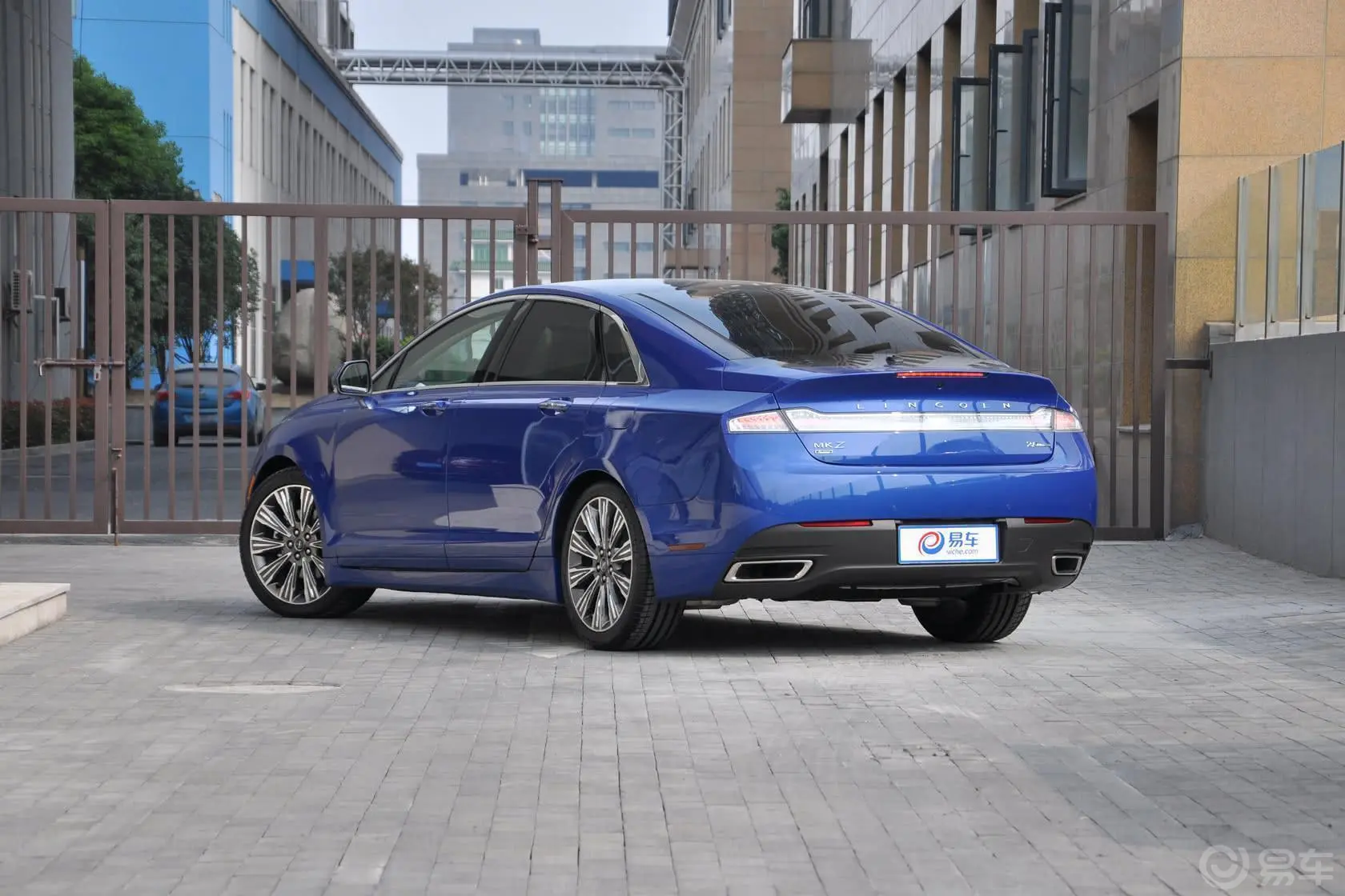 林肯MKZ2.0T 总统系列侧后45度车头向左水平