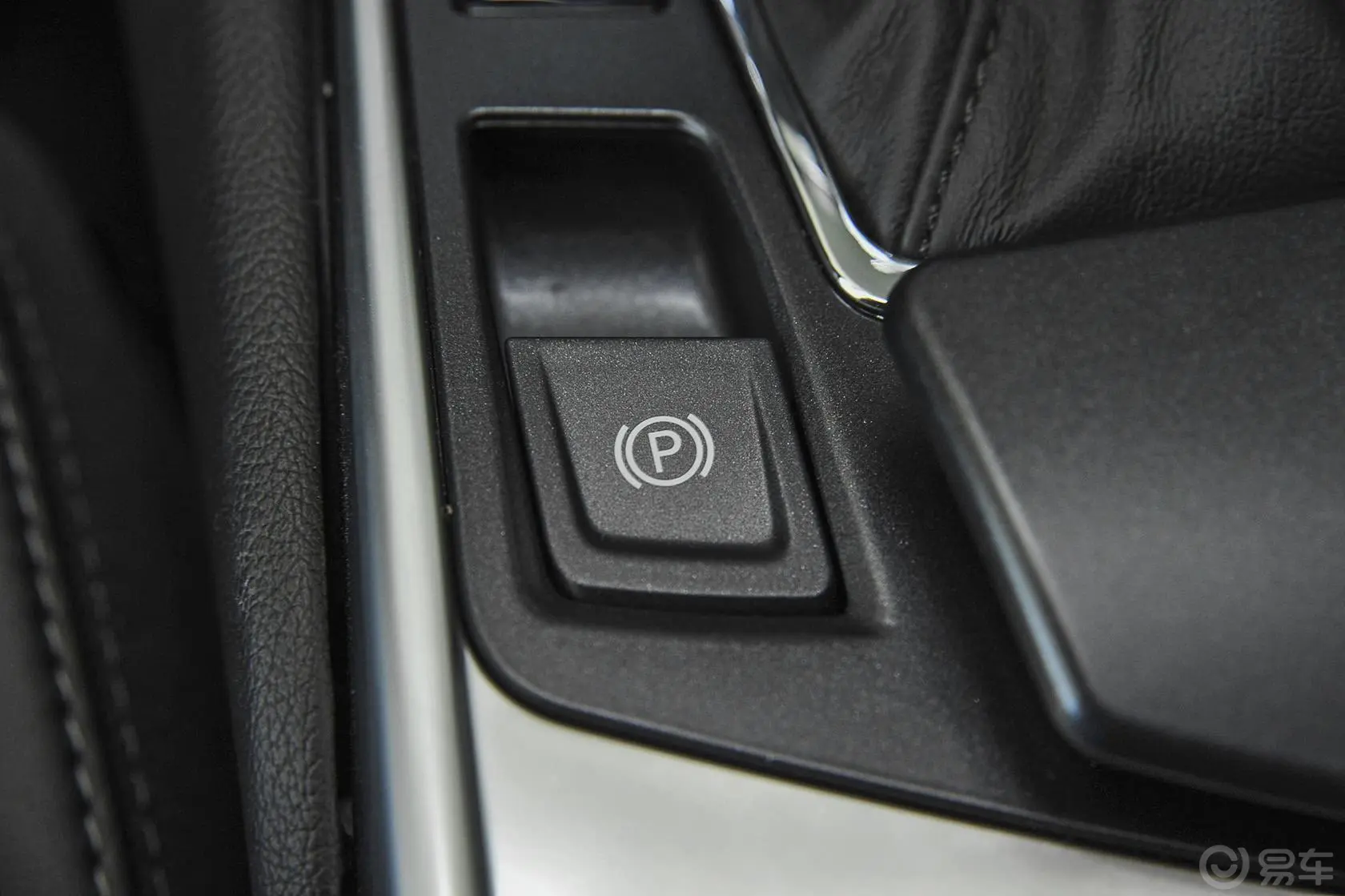 凯迪拉克SRX3.0L 手自一体 舒适型驻车制动（手刹，电子，脚刹）