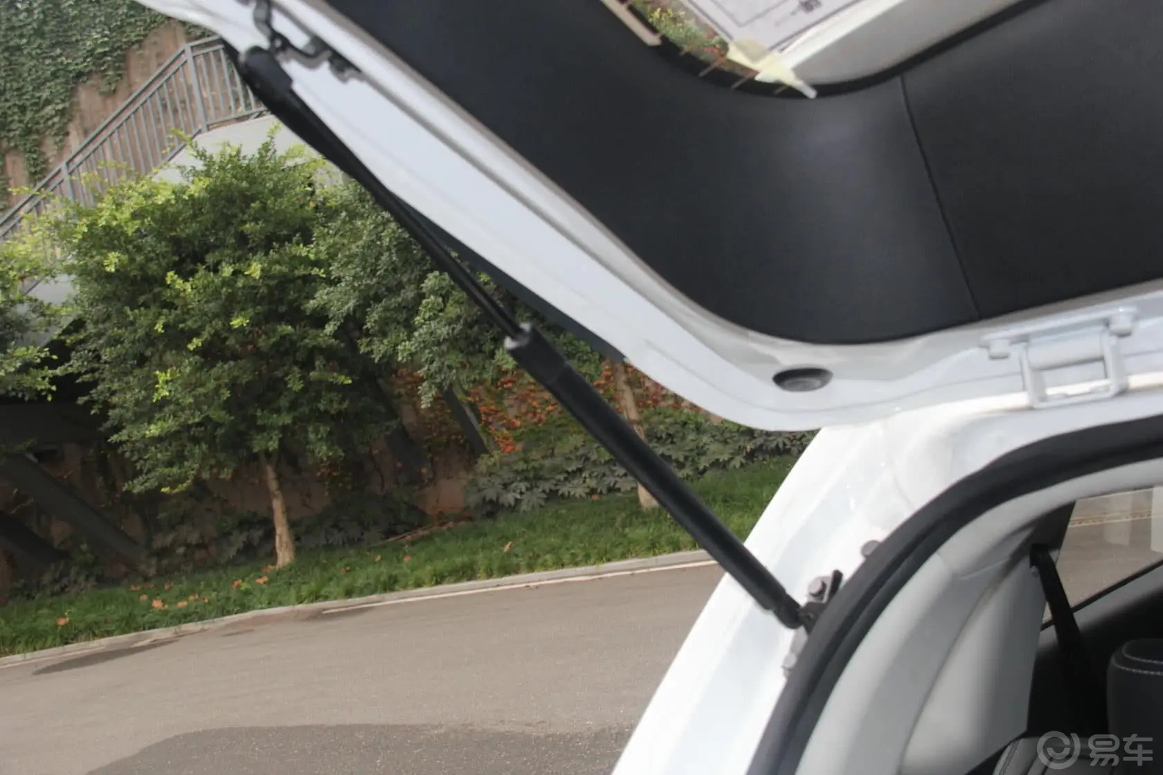 幻速S61.5T 手动 智能型行李厢支撑杆