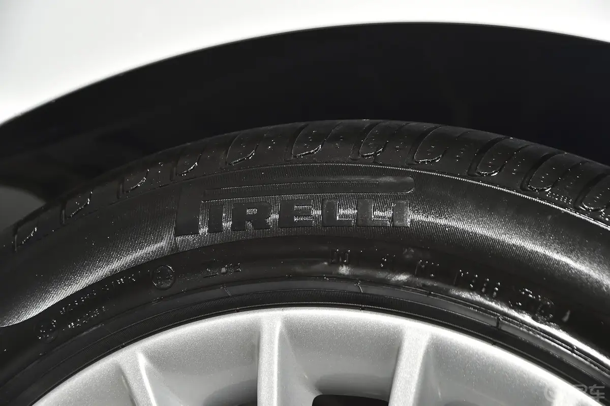 宝马3系328Li xDrive 豪华设计套装轮胎规格