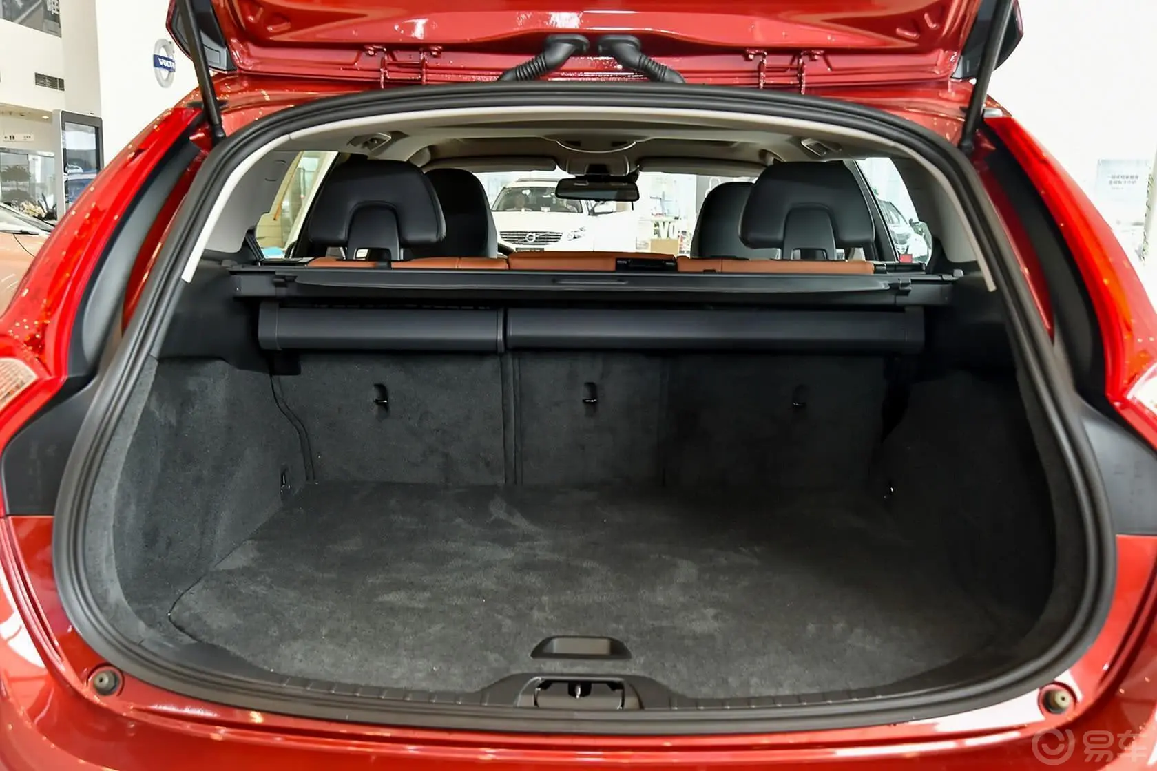 沃尔沃V60T5 智逸版行李箱空间