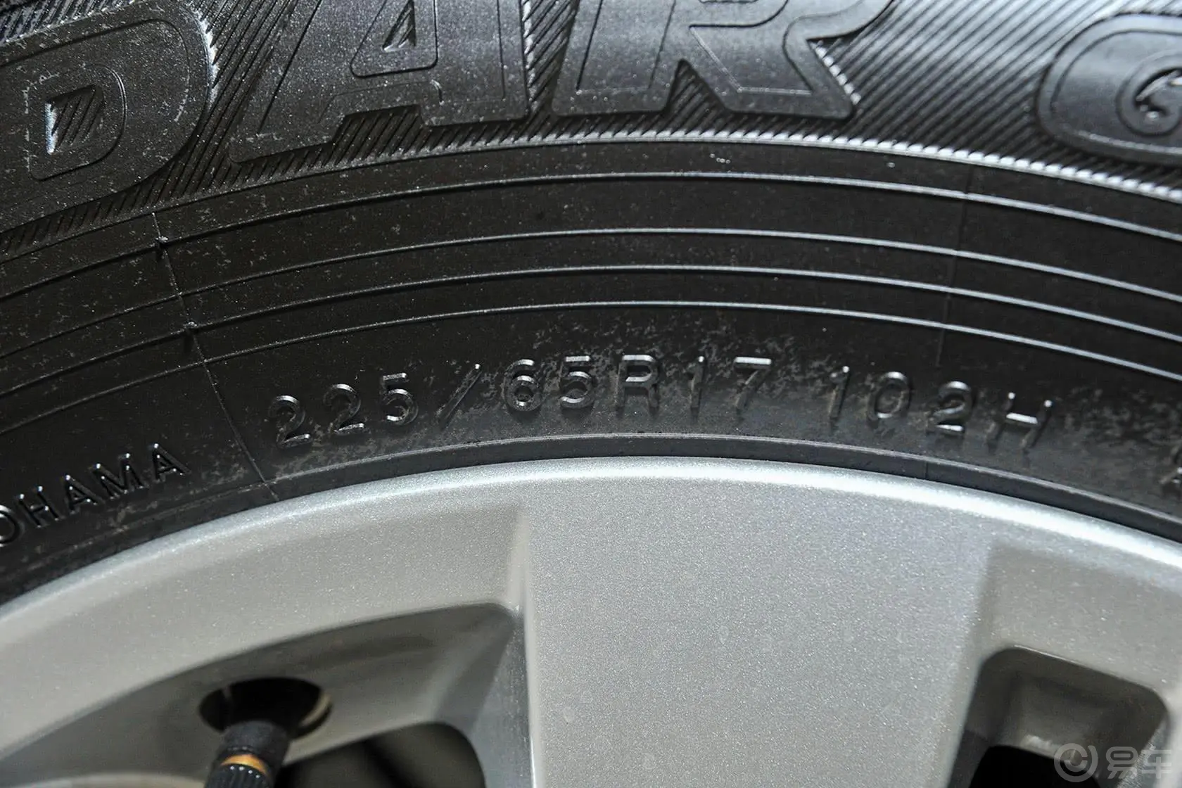 傲虎2.5i 运动导航版轮胎规格