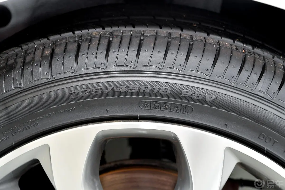 索纳塔2.0L 自动 DLX 尊贵版轮胎规格
