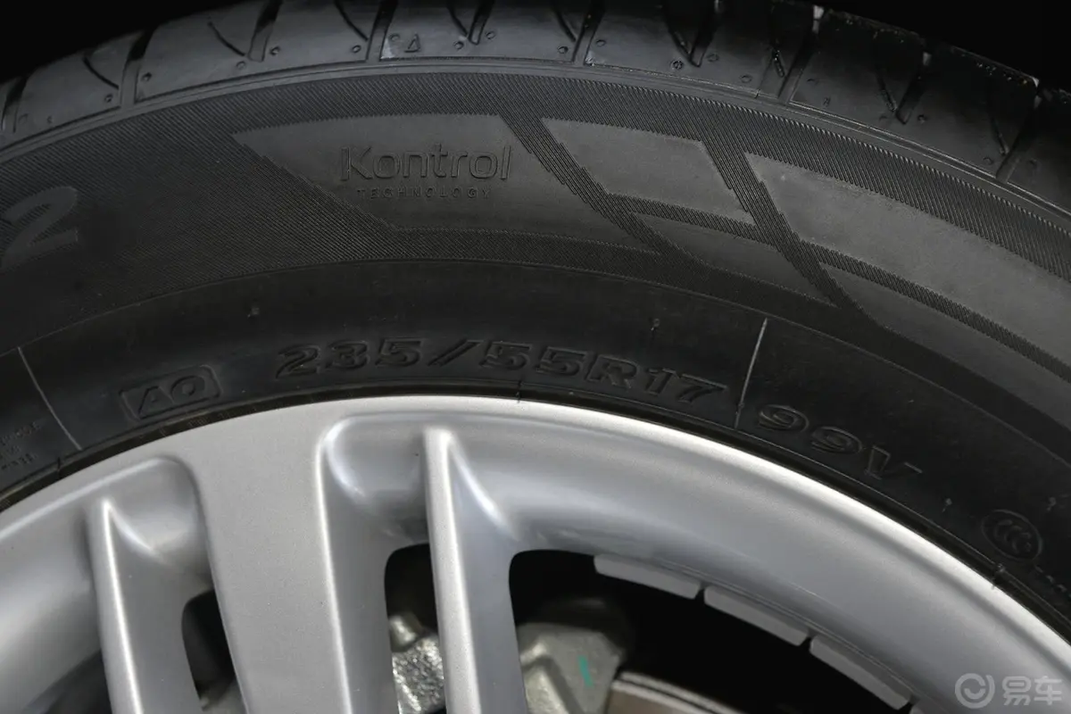 奥迪Q335 TFSI 纪念舒享版轮胎规格