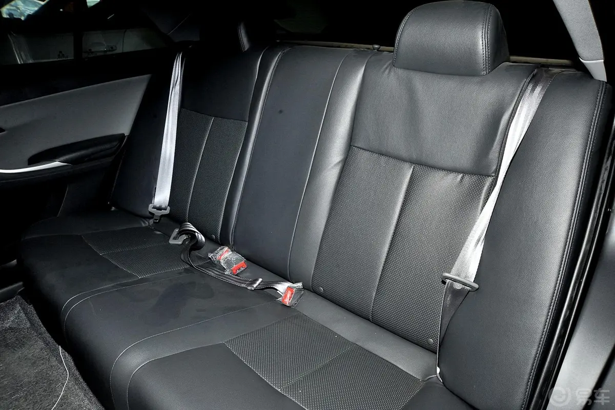 众泰Z300新视界版 1.5L 手动 尊贵型后排座椅