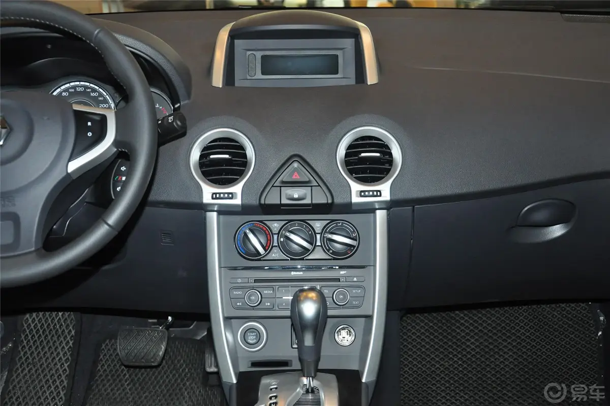 科雷傲(进口)改款 2.0L 两驱 舒适版中控台整体