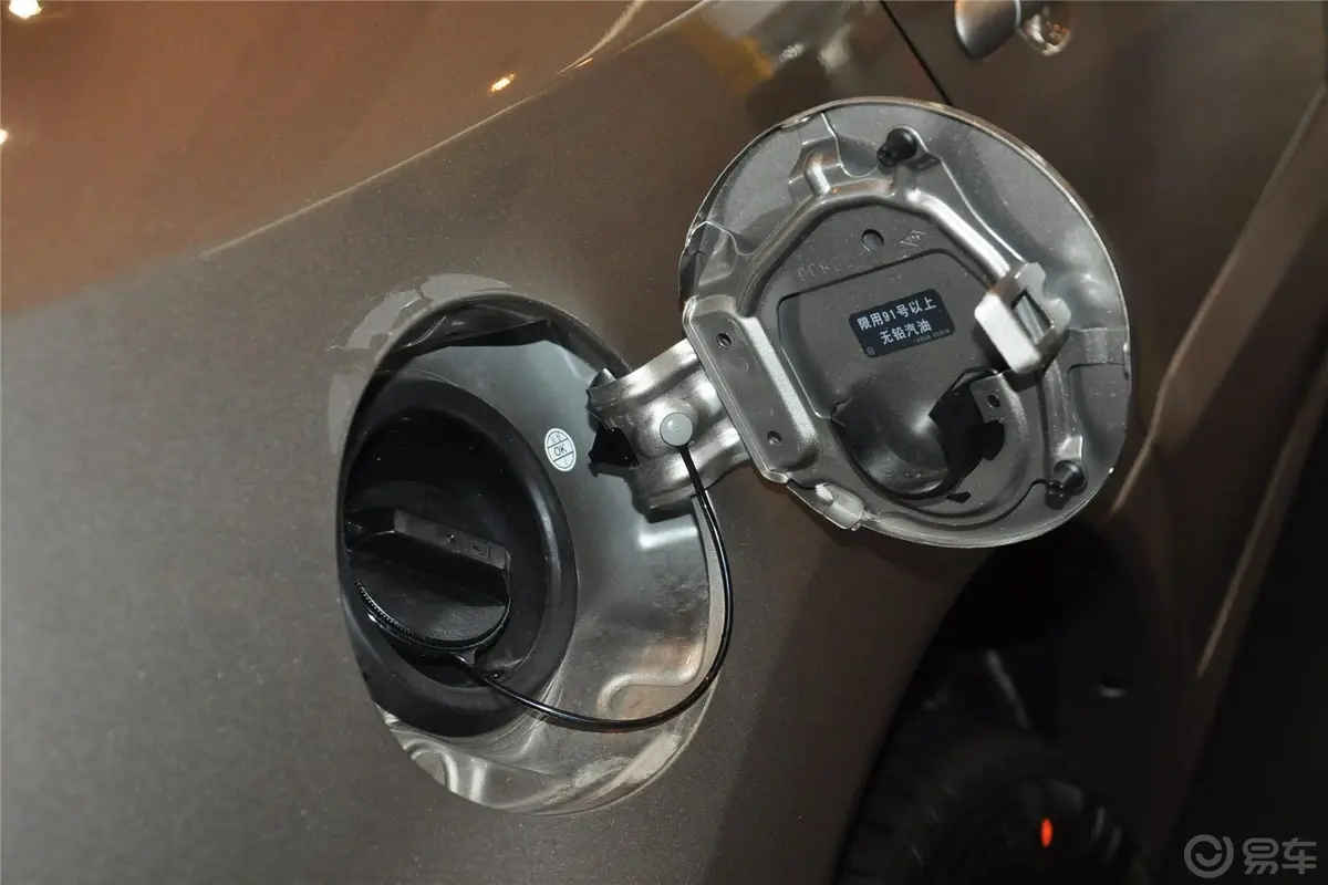 科雷傲(进口)改款 2.0L 两驱 舒适版油箱盖