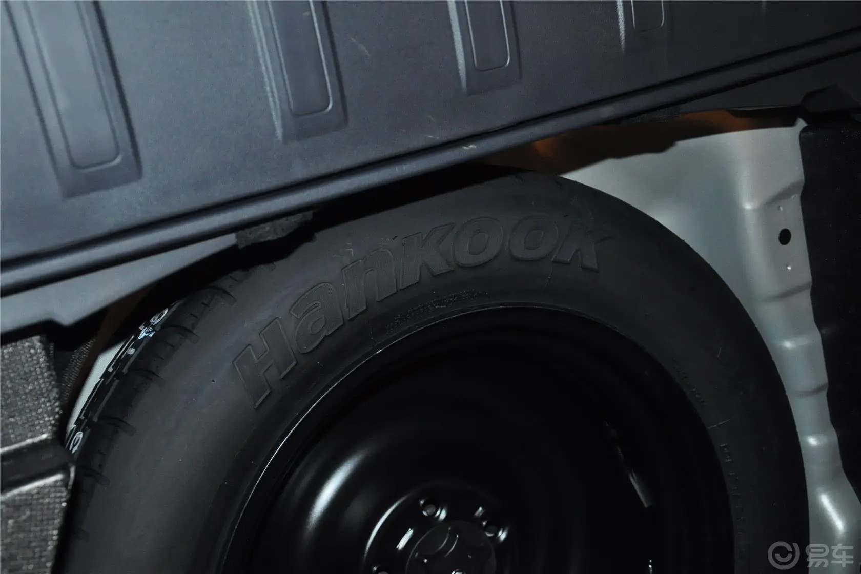 科雷傲(进口)改款 2.0L 两驱 舒适版备胎品牌