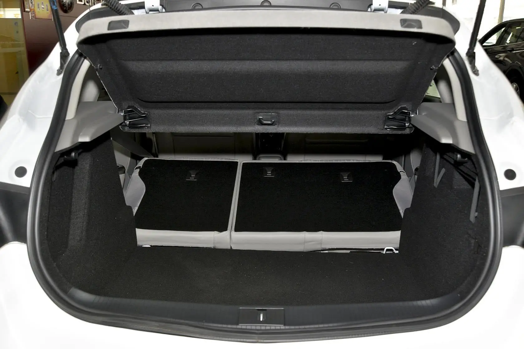 英朗XT 1.6L 自动 舒适版行李箱空间（后排全放倒）