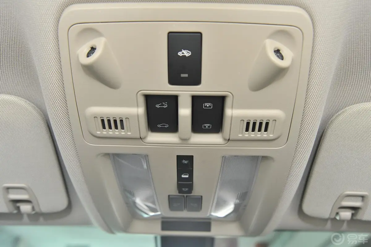 凯迪拉克SRX3.0L 手自一体 精英型前排车顶中央控制区