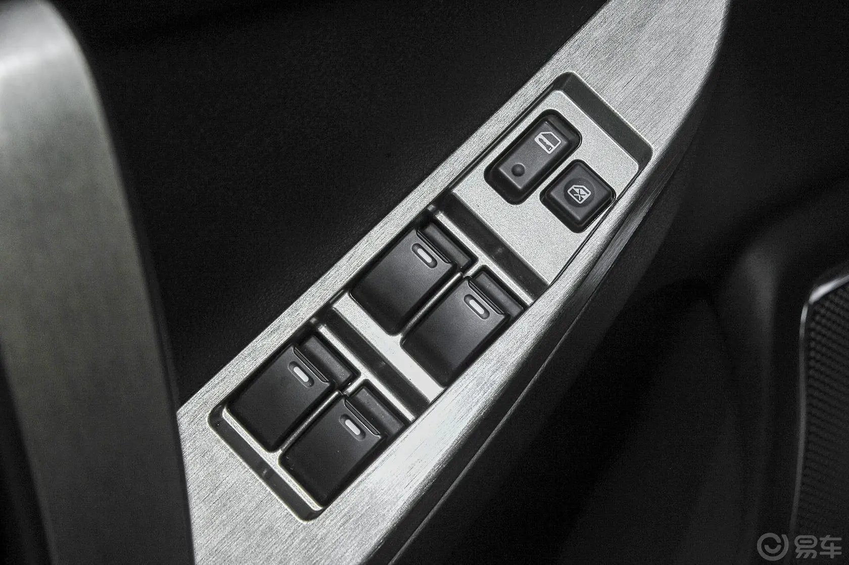 吉利GX7经典版 1.8L 手动 电商专供版 国Ⅳ车窗升降键