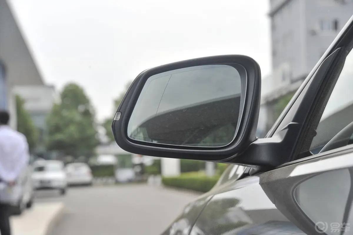 宝马4系双门轿跑车 435i xDrive 风尚设计套装后视镜镜面（后）
