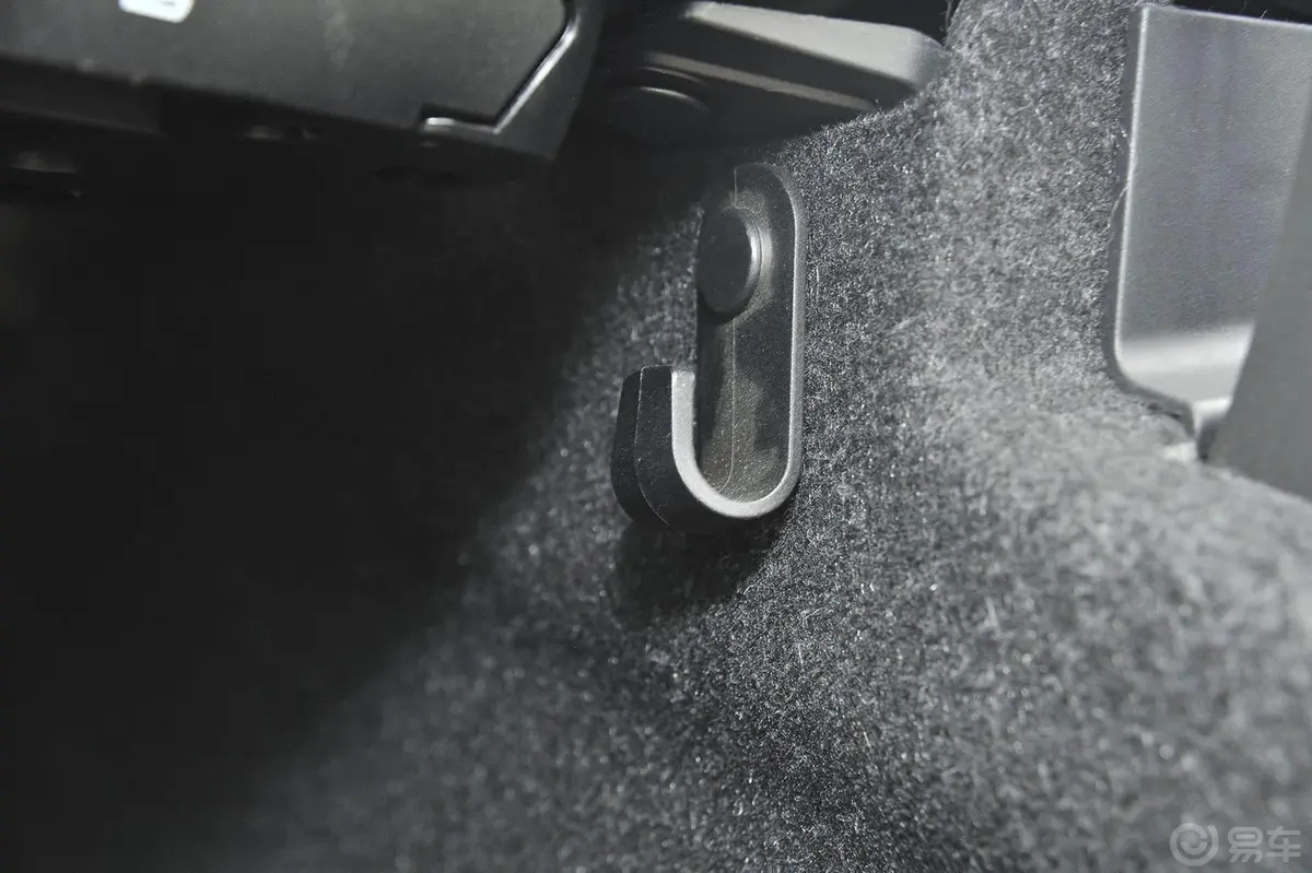 宝马4系双门轿跑车 435i xDrive 风尚设计套装内饰