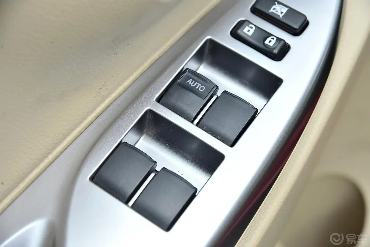 威驰1.5L 自动 智尊星光版车窗升降键
