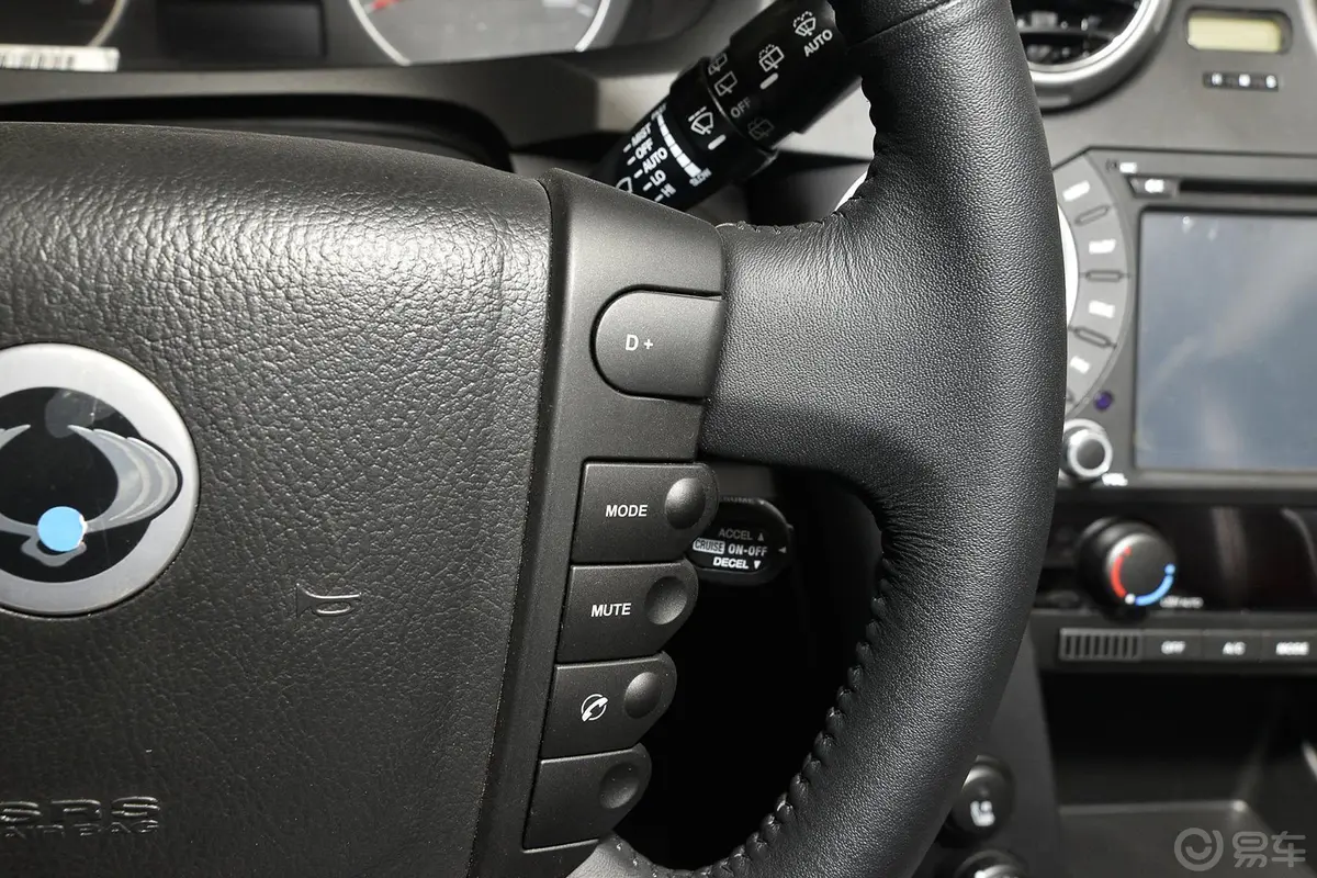 爱腾2.0T 柴油 四驱自动豪华版方向盘功能键（右）