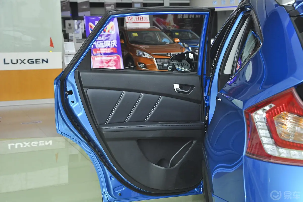 优6 SUV1.8T 范特西限量版内饰