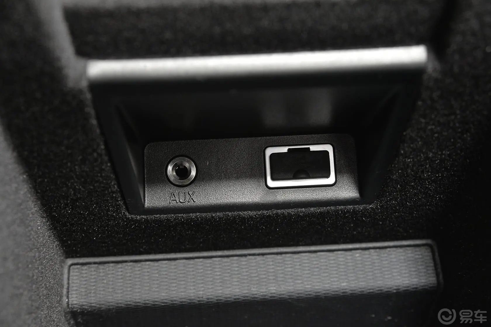 沃尔沃XC60T5 AWD 智远版USB接口