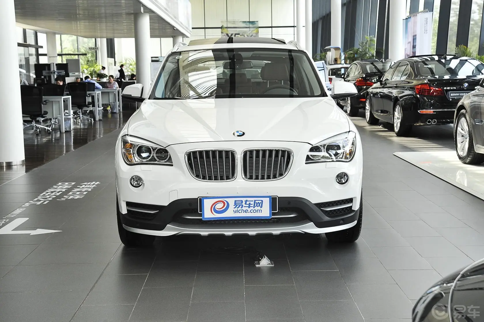 宝马X1xDrive28i X设计套装正前水平