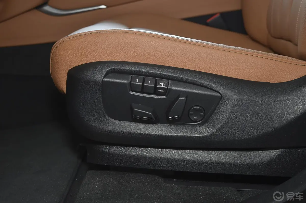 宝马X6xDrive35i 豪华型座椅调节键