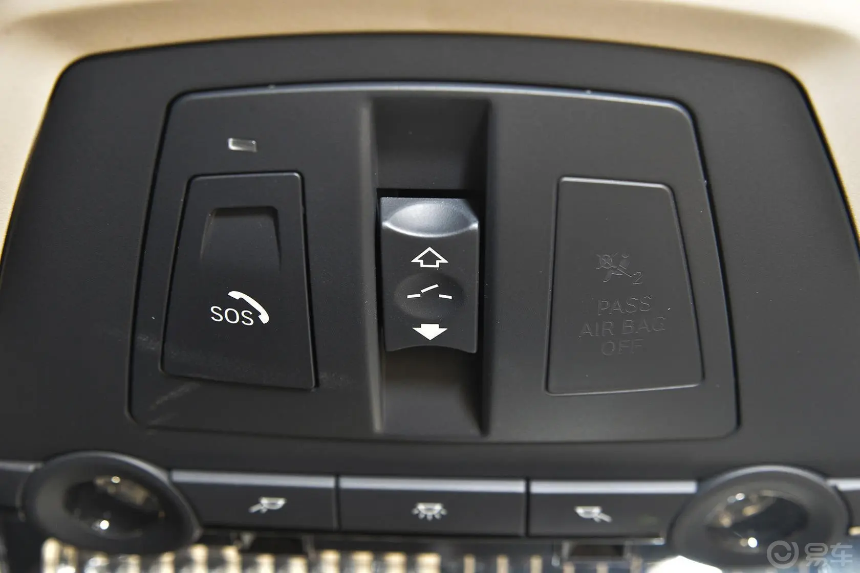 宝马5系(进口)535i xDrive M运动型前排车顶中央控制区