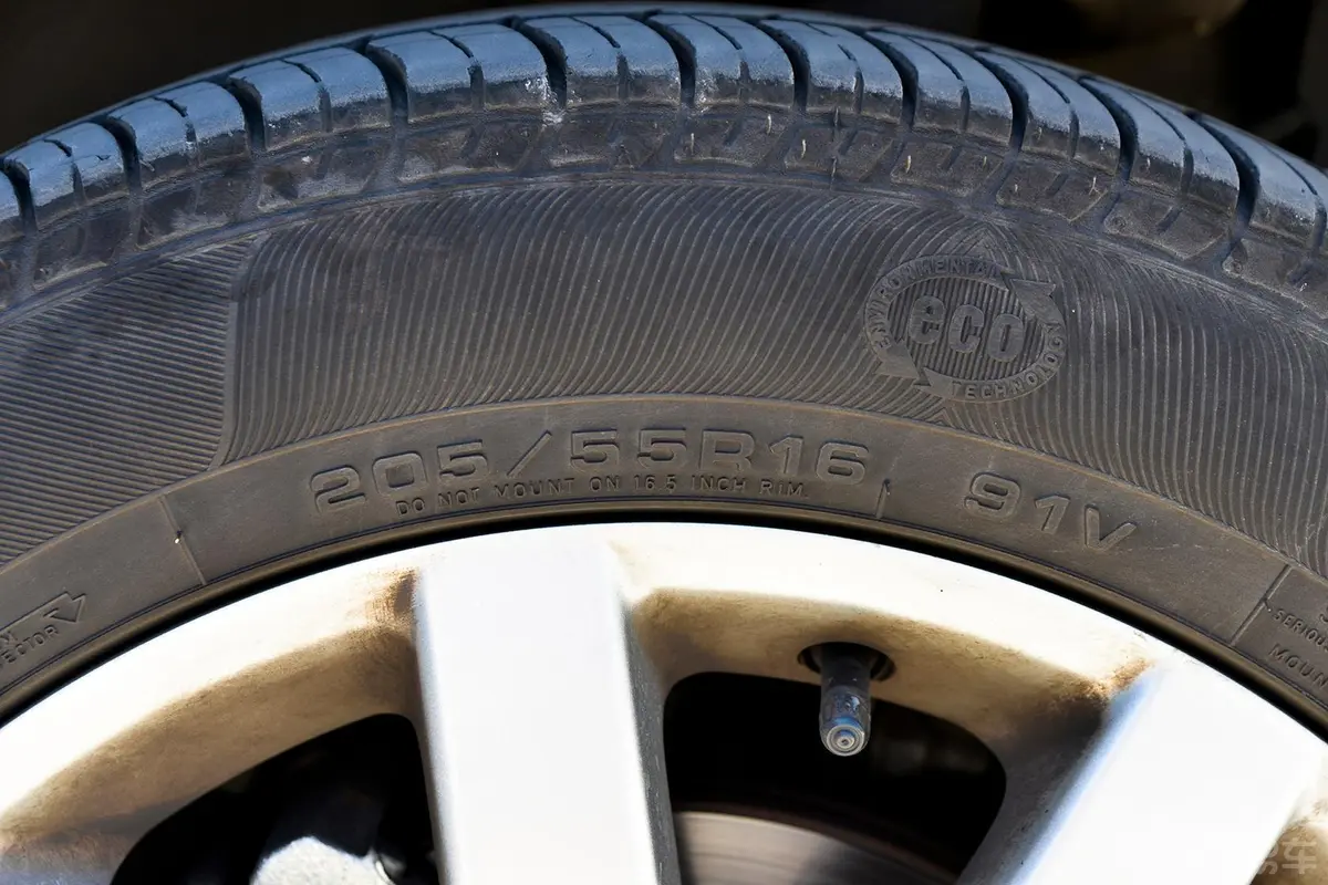 标致3081.6L 经典 自动 风尚型轮胎规格