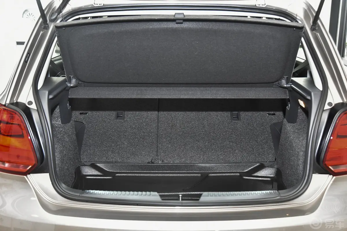 Polo1.6L 手动 舒适版行李箱空间