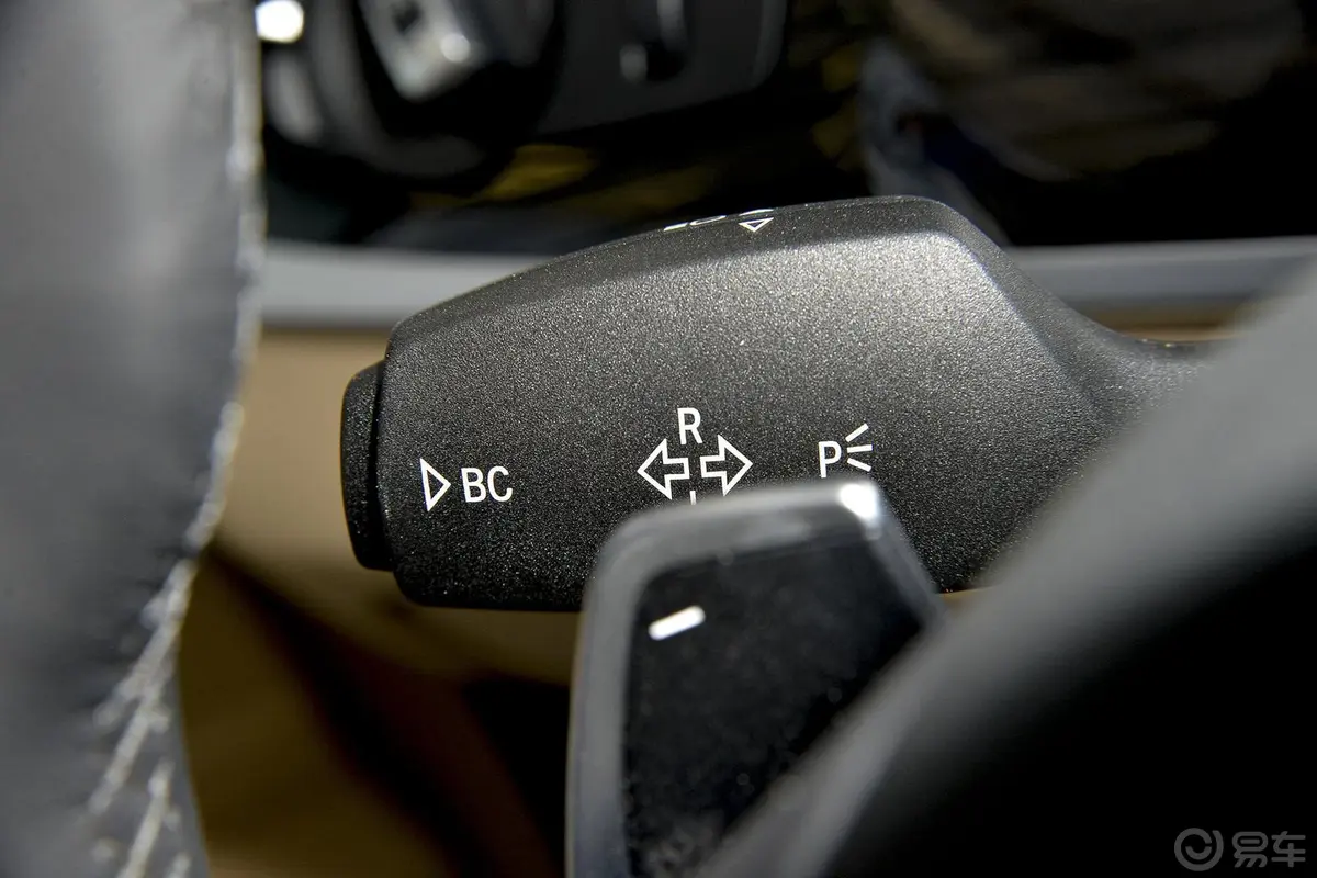 宝马5系(进口)535i xDrive M运动型大灯远近光调节柄