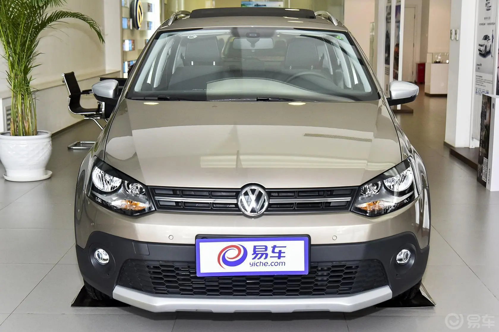 Polo1.6L 手动 舒适版侧前45度车头向右水平