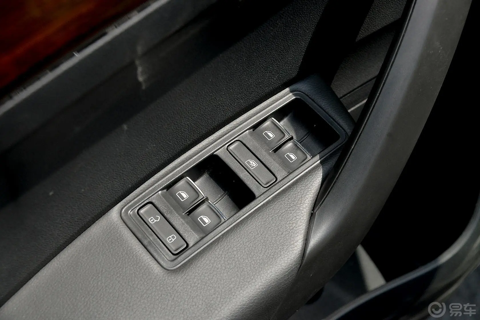桑塔纳1.6L 自动 豪华版车窗升降键