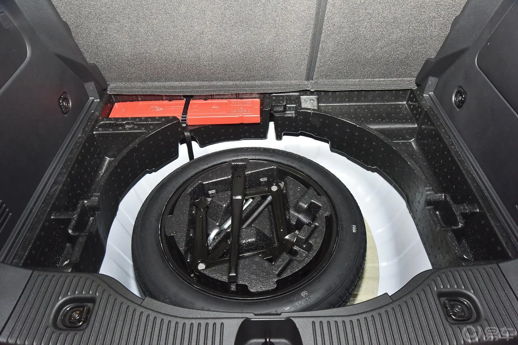 创酷1.4T 自动 舒适型天窗版备胎